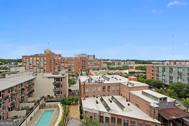 Building Photo - 640 Glen Iris Dr NE