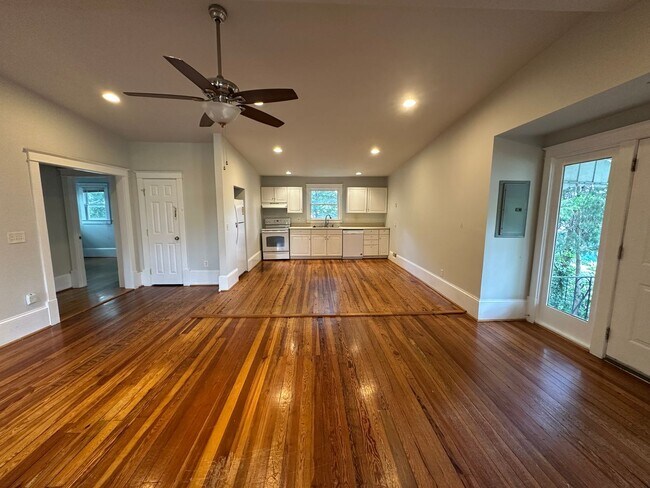 Building Photo - 4508b Park Ave, Nashville TN 37209 *Leasin...