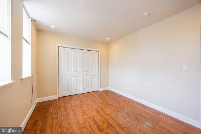Building Photo - 4706 Chestnut St