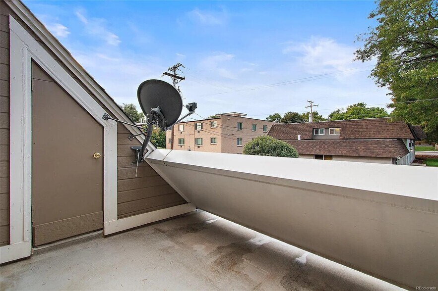 Building Photo - 5250 S Huron Way
