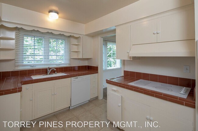 Building Photo - 7836-7850 El Paseo Grande