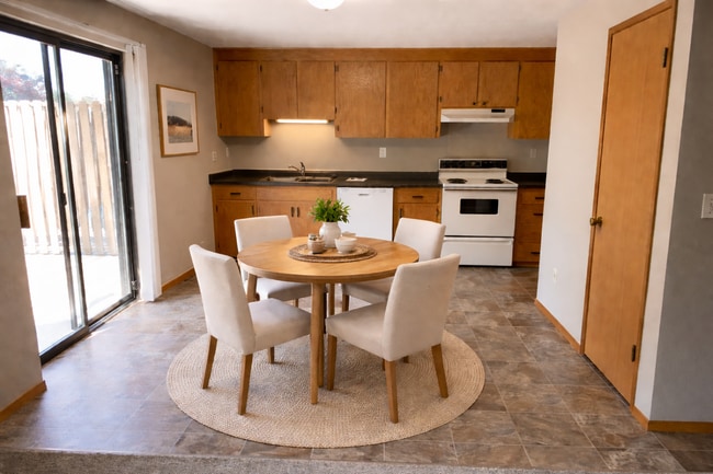 Building Photo - Pra3406