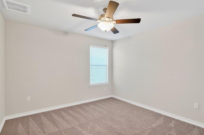 Building Photo - 5412 Golden Canary Ln
