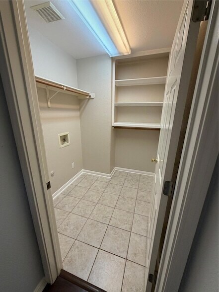 Building Photo - 8413 Sea Ash Cir