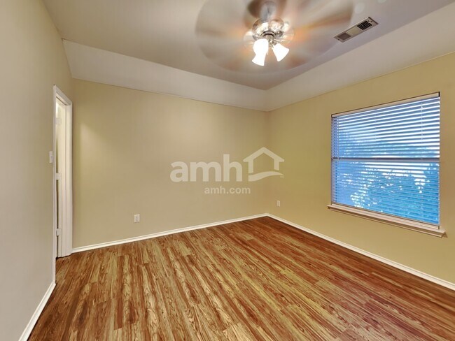 Building Photo - 3841 Chimney Rock Dr