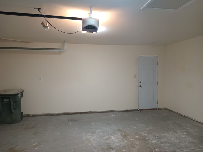Building Photo - Stylish, Secure, and Pet-Friendly 3-Bedroo...