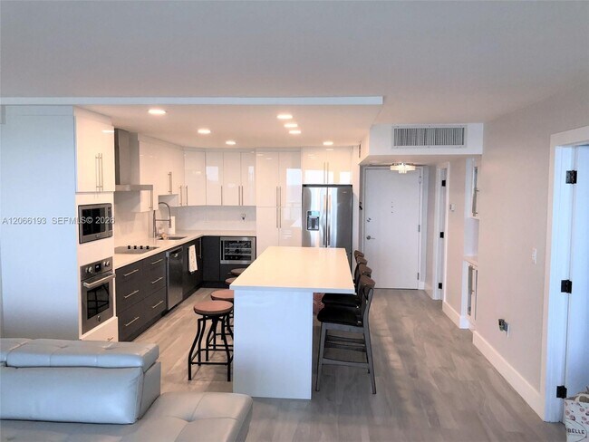 Building Photo - 5701 Collins Ave