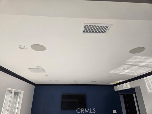 Building Photo - 9525 Stanwin Ave