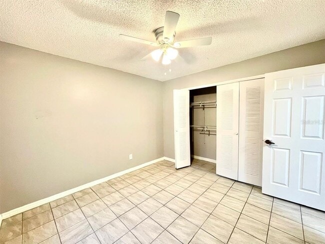 Building Photo - 10026 Chesham Dr