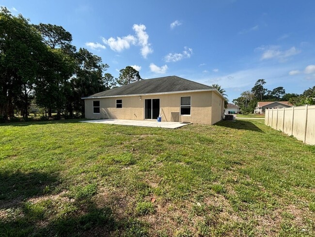 Building Photo - 1341 SW Oriole Ln