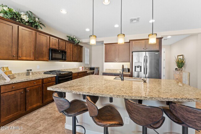 Building Photo - 3913 Gold Ridge Rd
