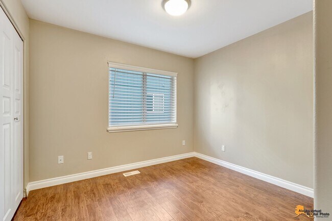 Building Photo - Campbell Four Bedroom Home with Garage