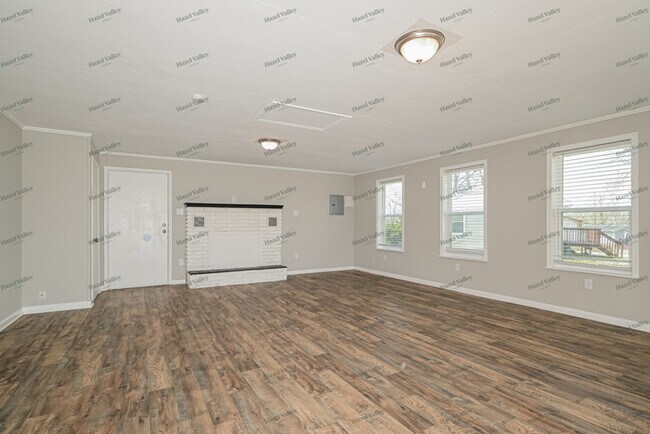 Building Photo - 3132 Duquette Dr