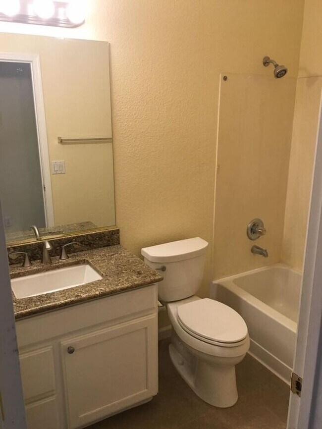Building Photo - 3-bedroom remodeled in East Mesa