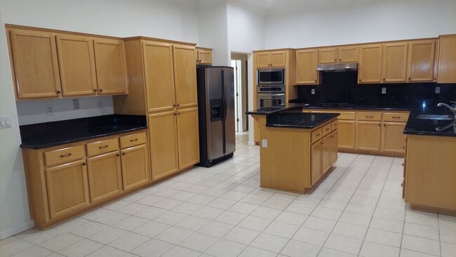 Building Photo - Excellent single story, 4 bedroom 3 bath home in Ashley Woods, a gated Granite Bay Neighborhood.