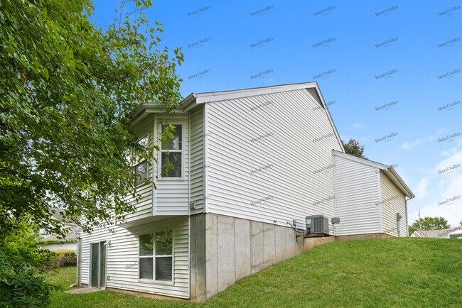 Building Photo - 4918 High Crest Ct