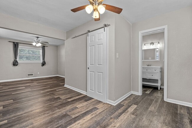 Building Photo - Spacious 4-Bedroom Home with Modern Updates