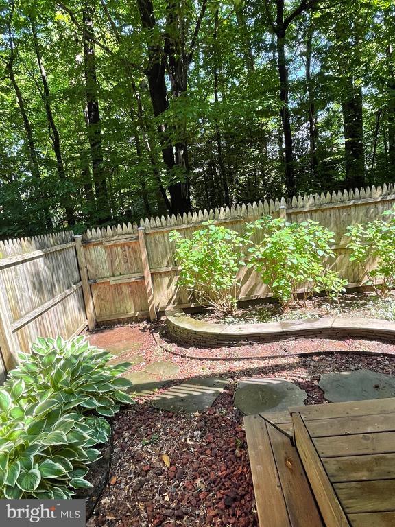 Building Photo - 6627 Westbury Oaks Ct