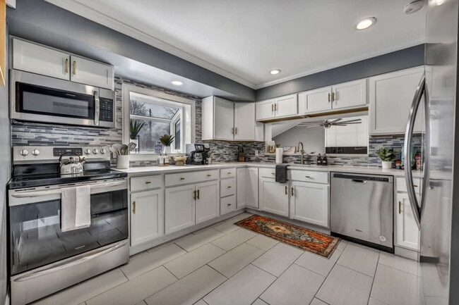 Building Photo - 1036 Union Ave