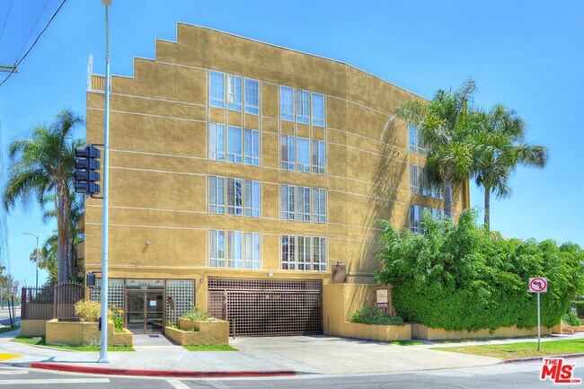 Building Photo - 3600 Bagley Ave