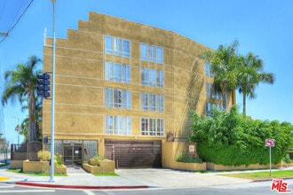 Building Photo - 3600 Bagley Ave