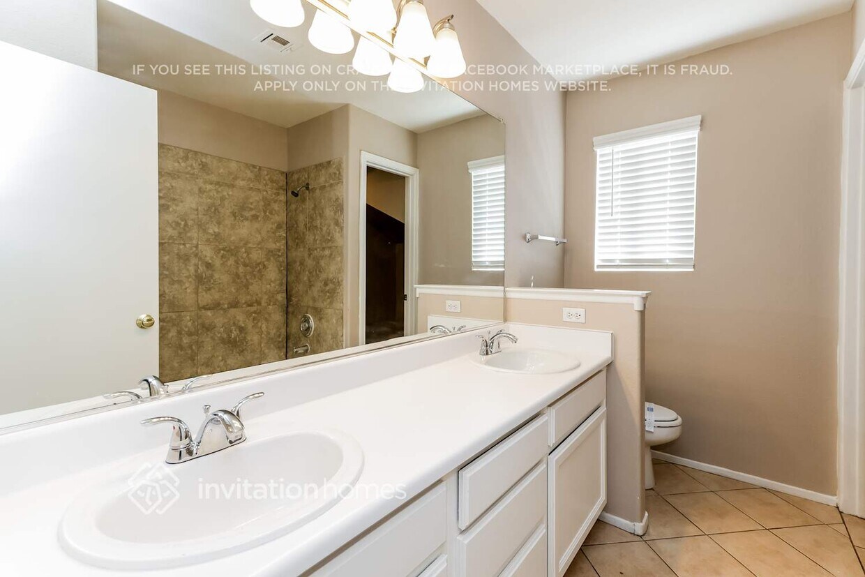 Building Photo - 1733 Sierra Valley Way