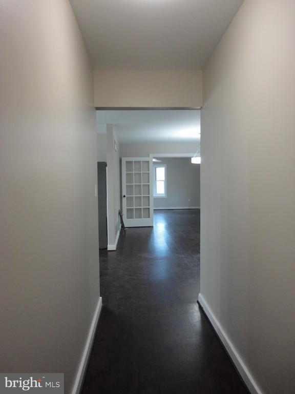 Building Photo - 814 Rustic Ln