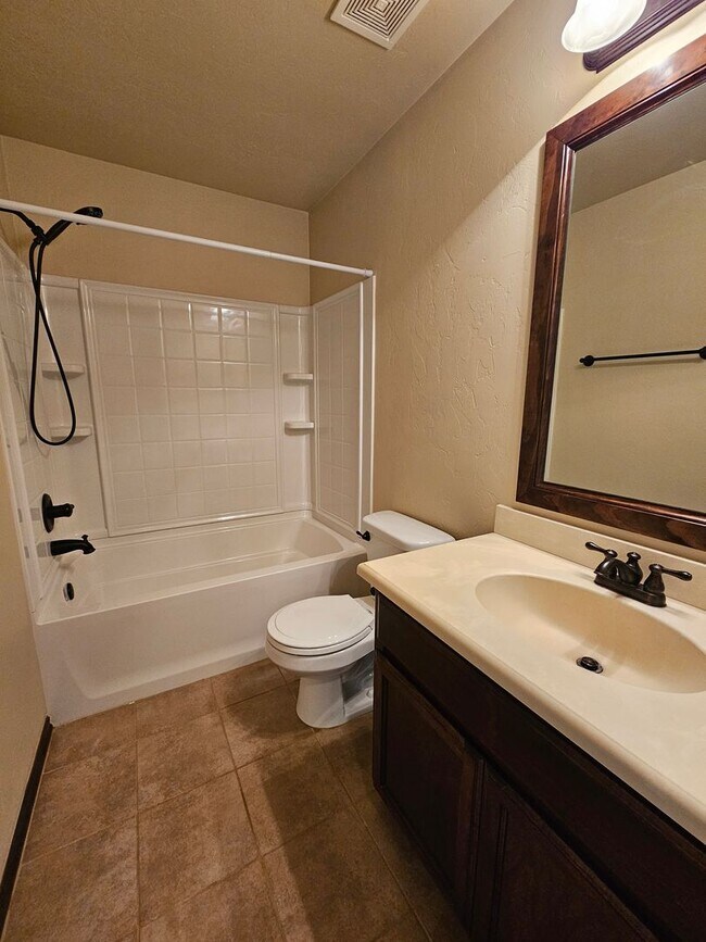 Building Photo - (3) Bed/(2) Bath in Red Canyon Ranch Avail...