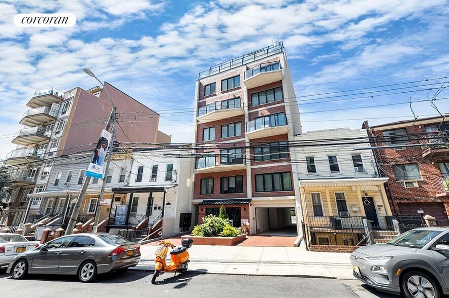 Building Photo - 30-82 Crescent Street 7E