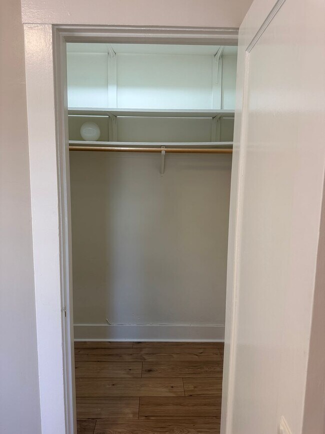 Building Photo - 1019 E 33rd St