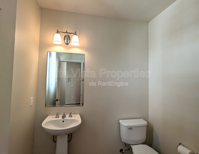 Building Photo - 8421 Kern Crescent