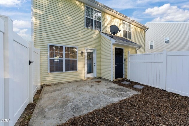 Building Photo - 225 Woodson Dr