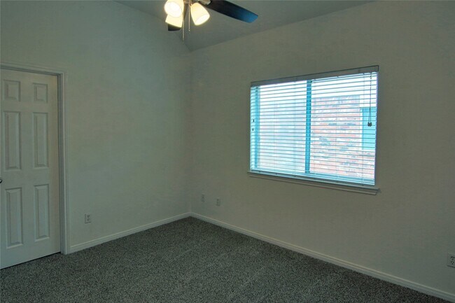 Building Photo - 322 Wild Bird Dr