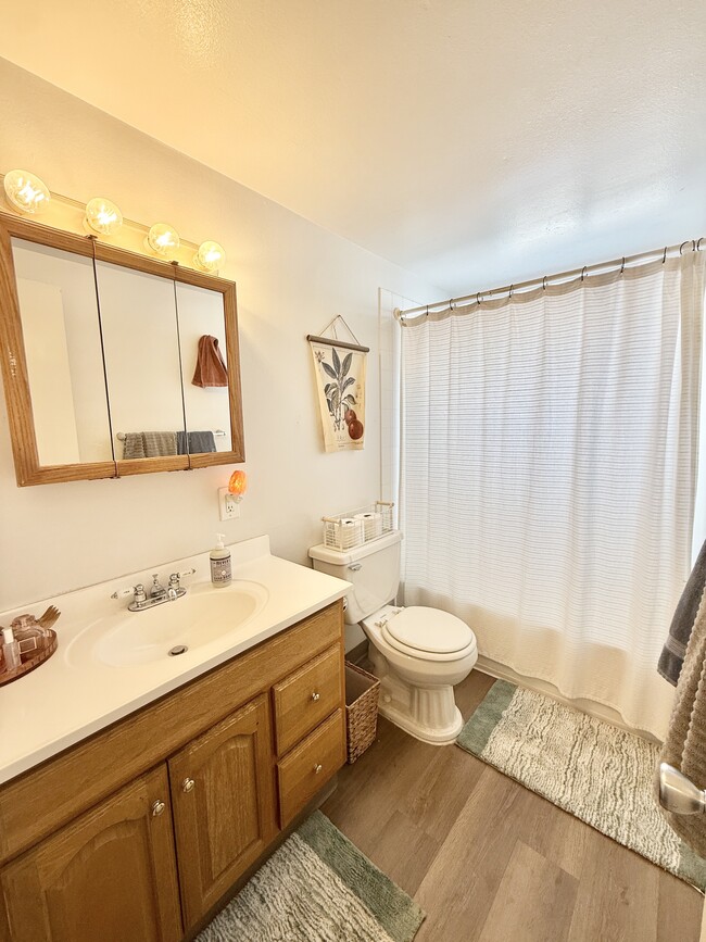 Building Photo - 1600 Banyan Dr