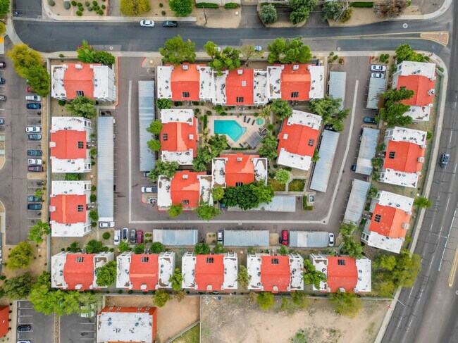 Building Photo - 15402 N 28th St