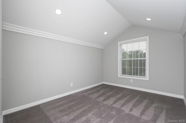 Building Photo - 37 Oakridge Cir