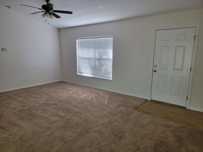 Building Photo - 8464 N Bolder Dr
