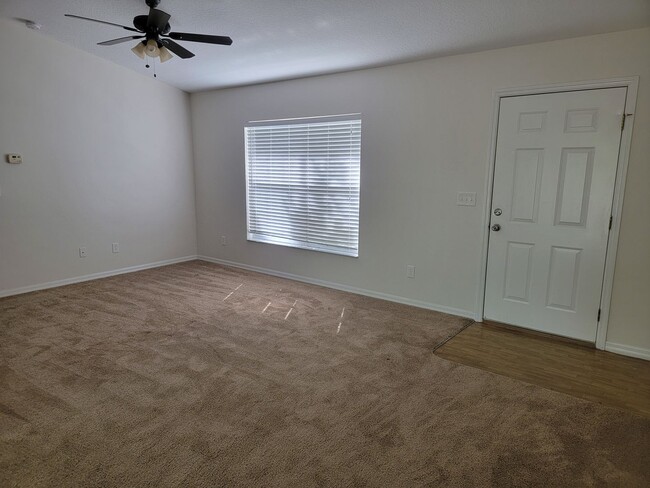 Building Photo - Gorgeous 3/2/2 in Citrus Springs!!!
