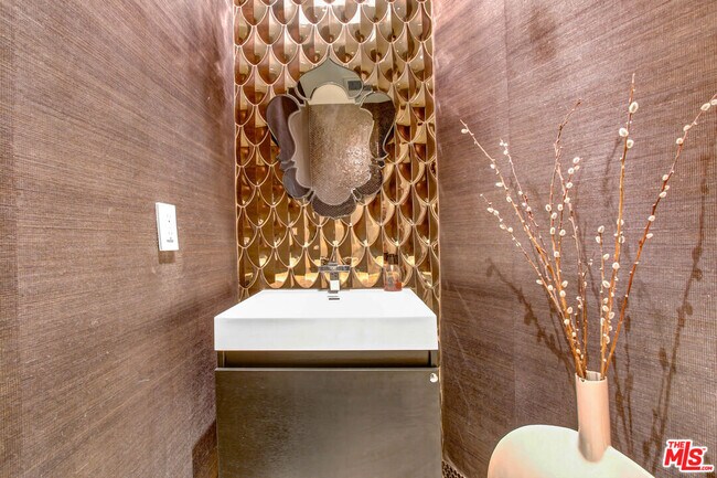 Building Photo - 11921 Dorothy St