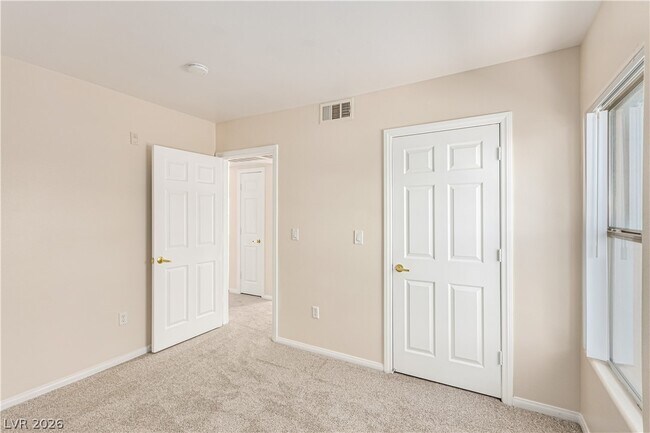 Building Photo - 8000 W Badura Ave