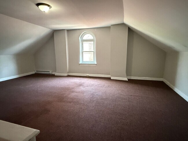 Building Photo - Beautiful Victorian Rowhome with Modern Updates – Available Now!