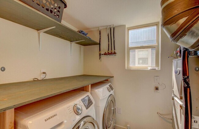 Building Photo - Long Realty & Property Management- Furnish...