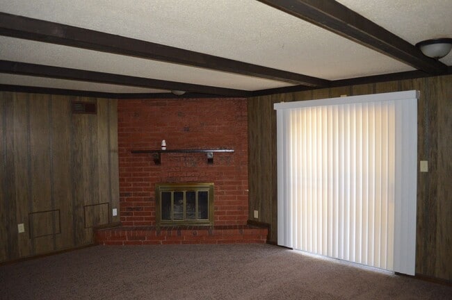 Building Photo - 3856 Jasmine Dr