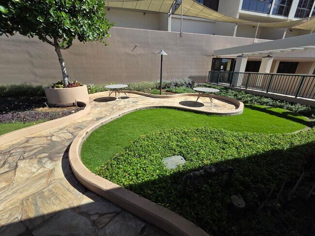 Building Photo - Immaculate Contemporary Living in Kaka‘ako- 2 bedroom, 2 bathroom, 2 covered parking stall, and I...