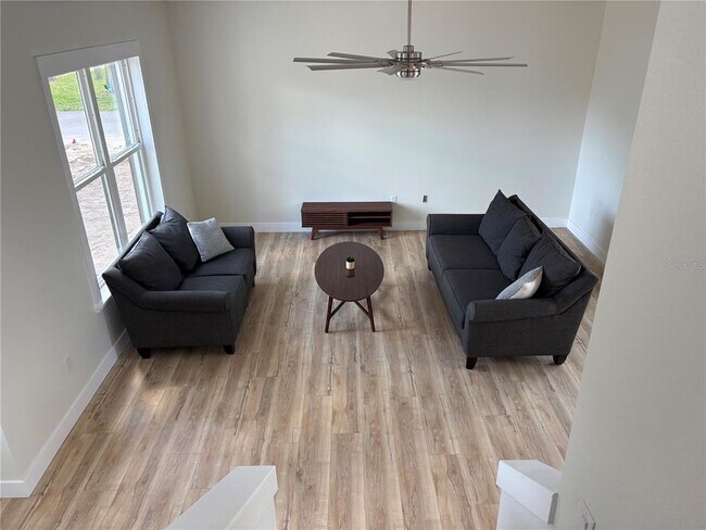 Building Photo - 14733 Sunset Dr