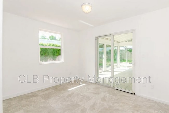 Building Photo - 36 Brooks Dr