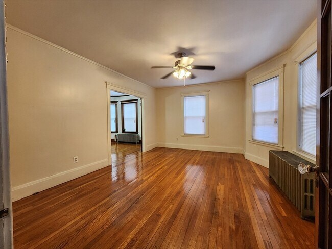 Building Photo - 431 Eastern Ave