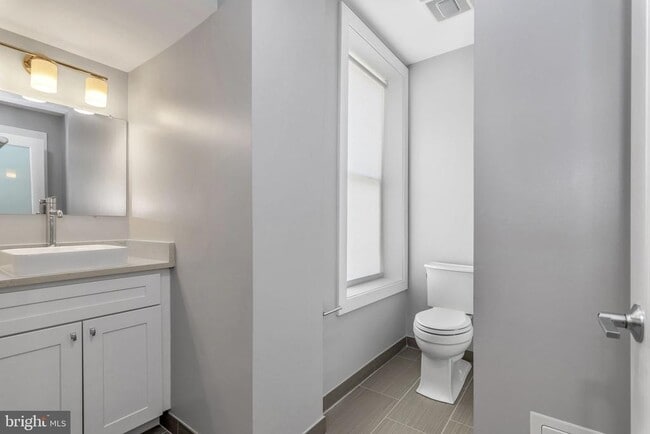 Building Photo - 1310 Riggs St NW