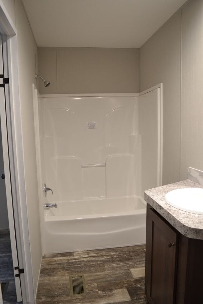 Building Photo - 121 Garlington Cir