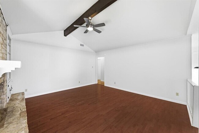 Building Photo - 6210 Shadow Valley Dr